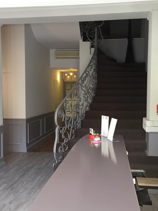 Logis Hotel Du Midi سالو دو بروفونْسْ المظهر الخارجي الصورة