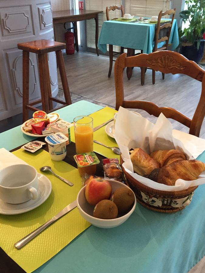 Logis Hotel Du Midi سالو دو بروفونْسْ المظهر الخارجي الصورة
